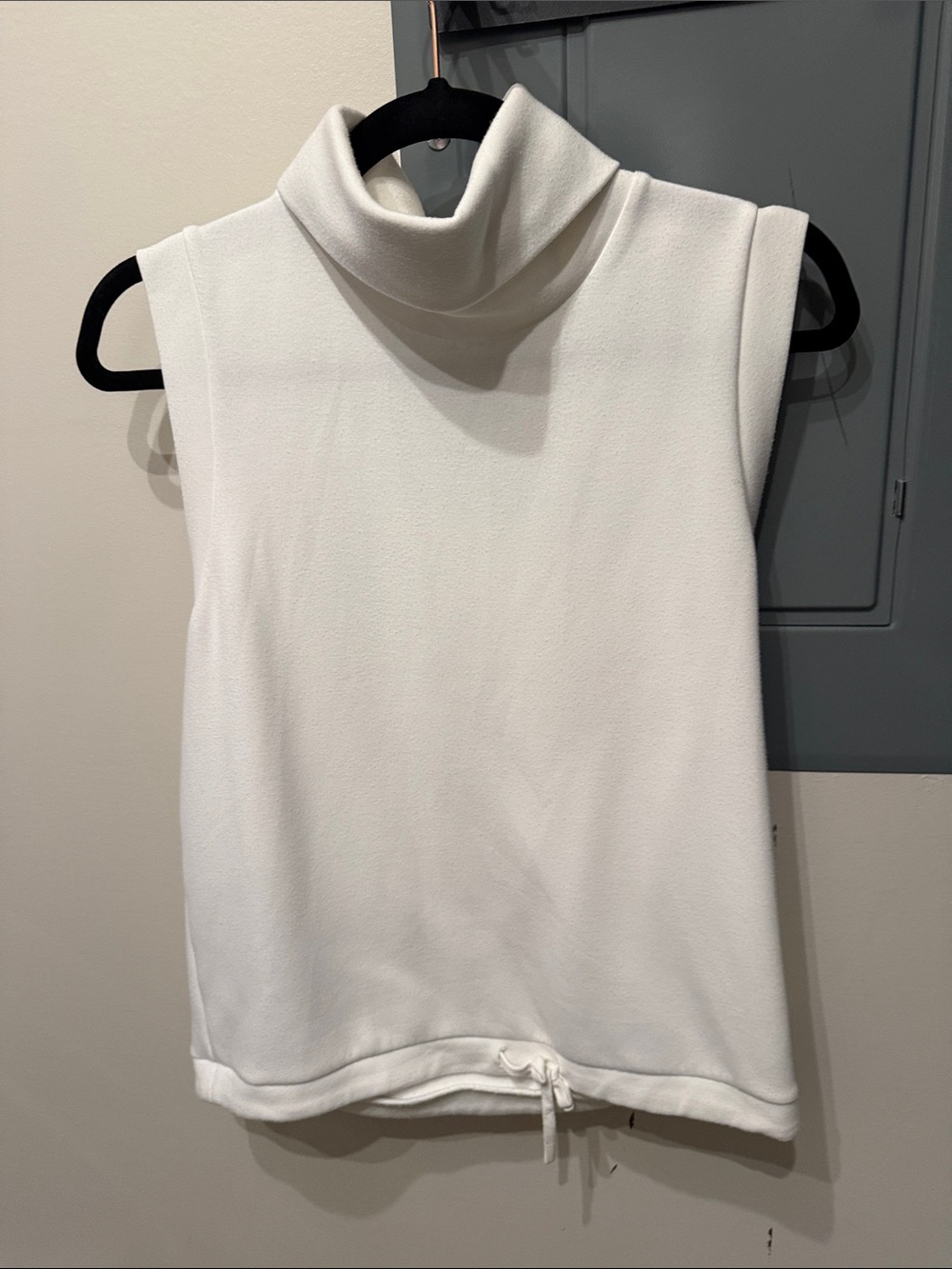 Varley White Sleeveless Turtleneck Drawstring Hem Tank